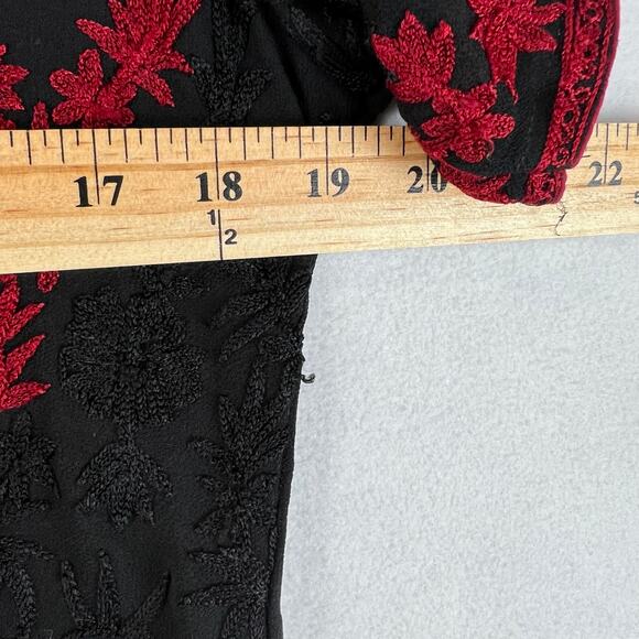 Averi Wearable Art Women's Black and Red Embroidered Short Sleeve Top 40 (US 10) - Picture 6 of 8